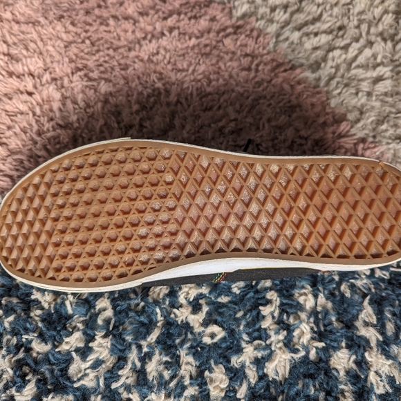 Vans - Picture 4 of 6